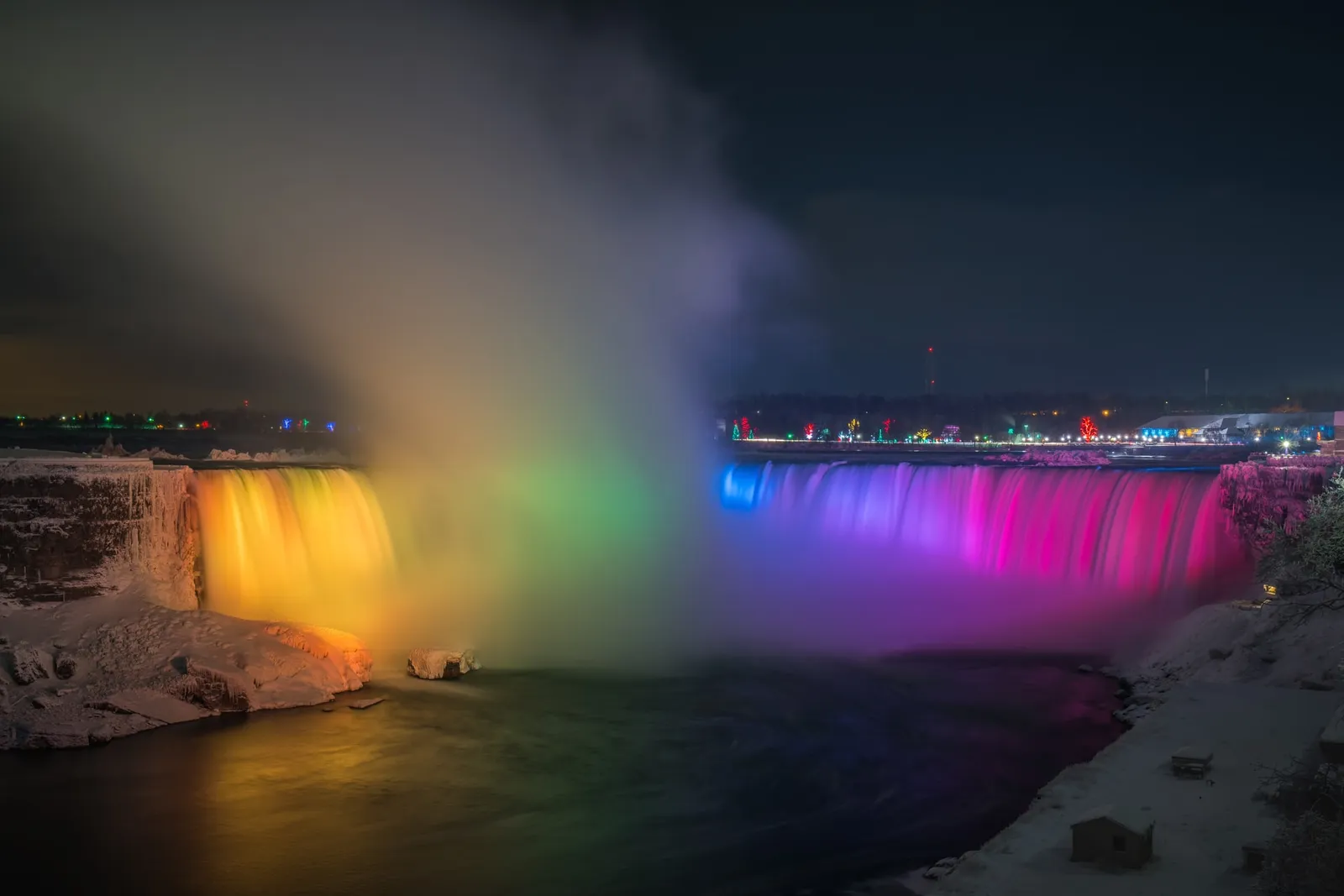 Cascades del Niàgara il·luminades